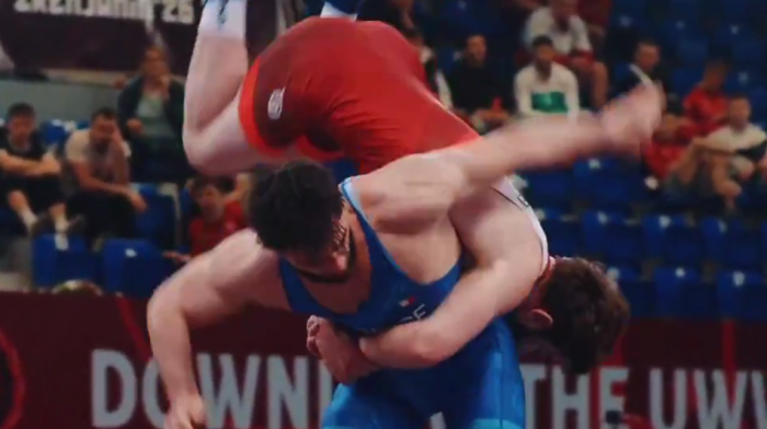 Spektakl u Zrenjaninu: Rus izveo "leteću vevericu", šokirao publiku i okrenuo meč (VIDEO)