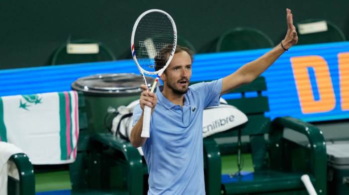 Medvedev ispraćen zvižducima: Rus iskoristio novo pravilo i navukao gnev publike (VIDEO)