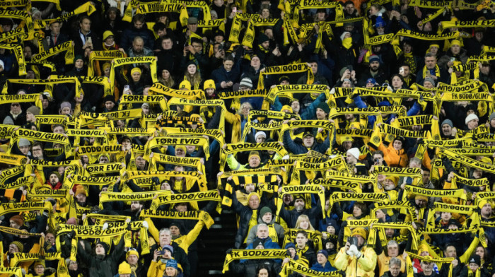 Frizura za istoriju: Dok Bode ruši gigante, navijač se ošišao nasred utakmice (VIDEO)