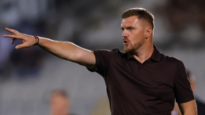 Superligaška vrteška - Čukarički "urkao" Radniku trenera