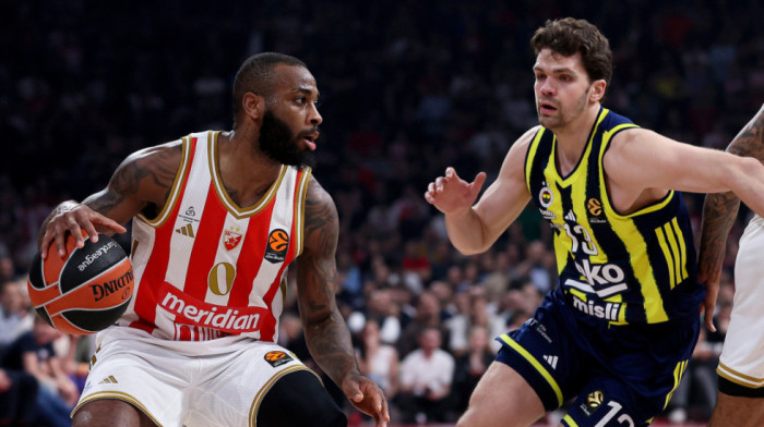 Sve gori u "Areni" - Brutalan početak Zvezde!