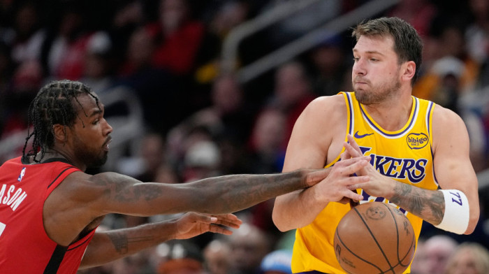 Dončiću se život raspada, on melje na terenu: Slovenac pregazio Hjuston (VIDEO)