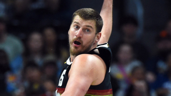 Nikola Jokić posramio igrače Filadelfije: Ovakva genijalnost se retko viđa (VIDEO)