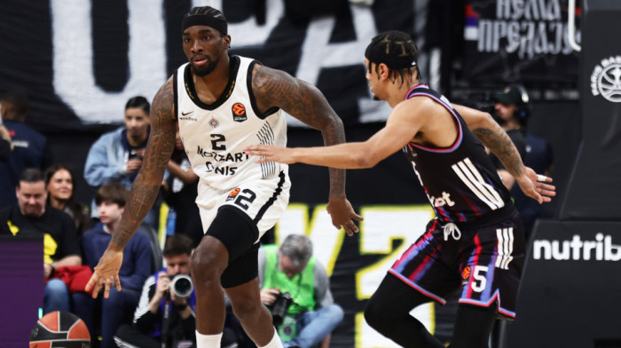 Partizan igra smušeno, Pariz sipa iz svih pozicija