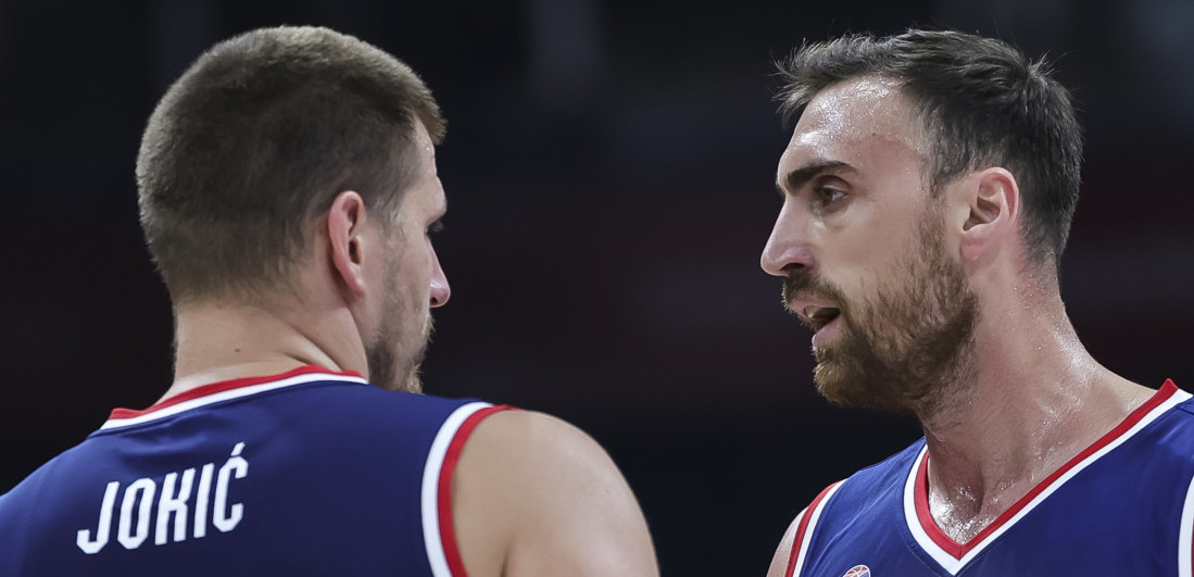 Milutinov o poređenju sa Jokićem: Niko kao on, možemo da pokušamo da budemo jedan odsto njega