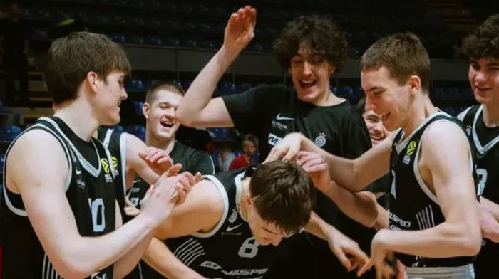 Partizan se mučio, pa srušio Hapoel: Čudo od deteta postiglo 38 poena (VIDEO)