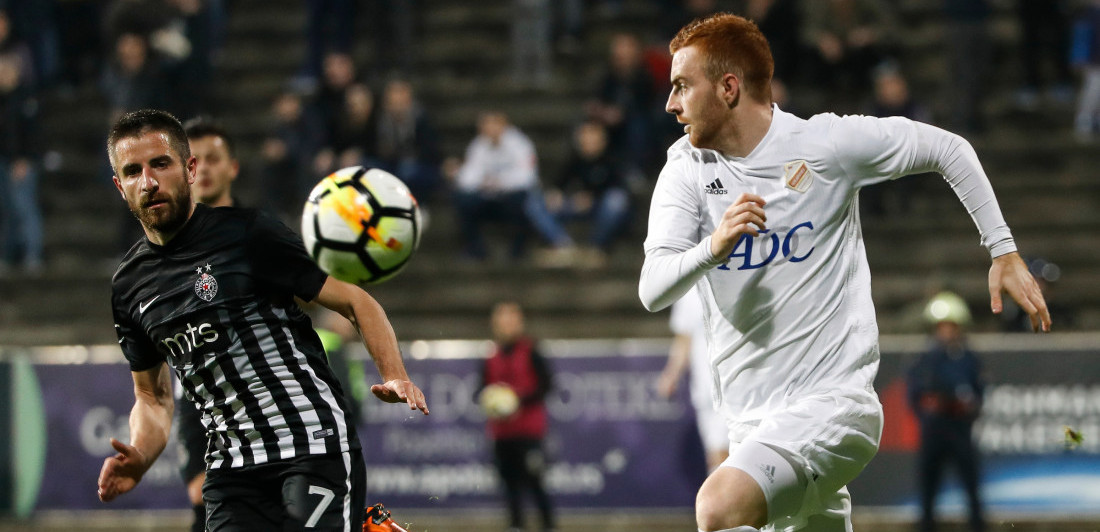 Bivši igrač Partizana doživeo potres mozga! Srbin nepomičan ležao na terenu, pa hitno prevezen u bolnicu