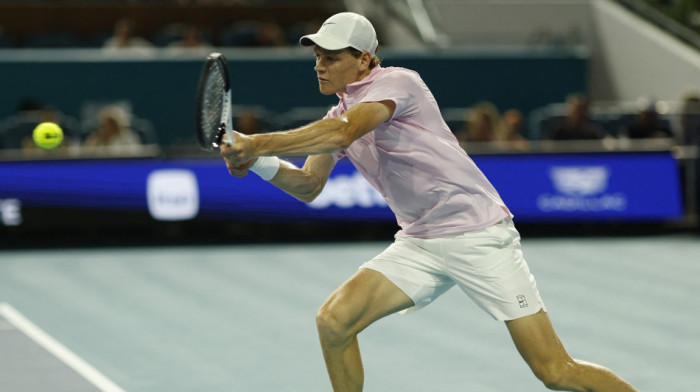 Siner demonstrirao silu i slomio otpor Zvereva! "Sanšajn dabl" na dohvat ruke