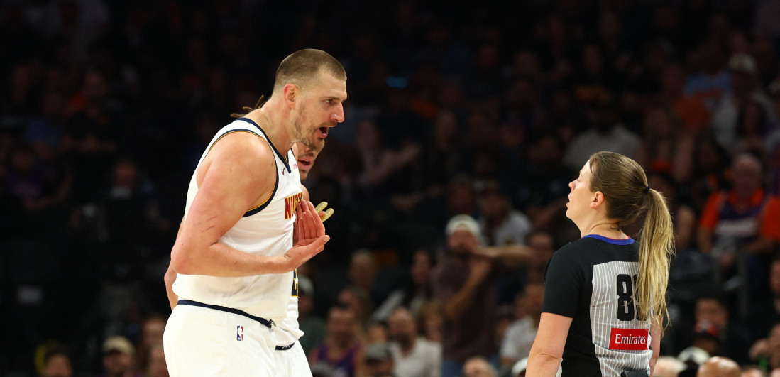 Jokić poludeo, nikad ovako nije bio besan: Prišao je ženi i sve joj sasuo u lice (VIDEO)