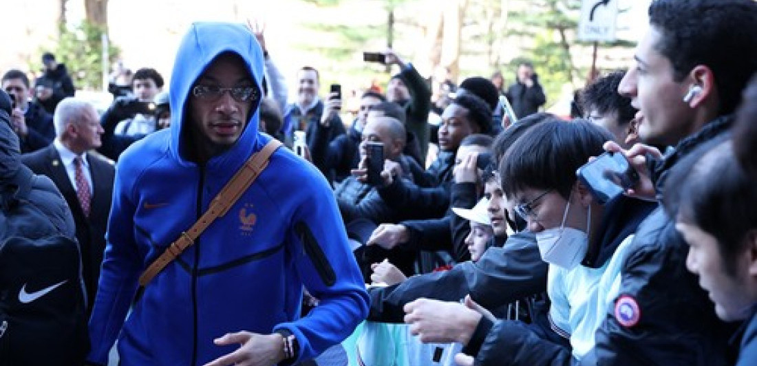 Ljudi, na šta vi ličite? Fudbaleri stajlingom frapirali planetu (VIDEO)