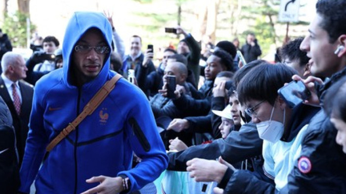 Ljudi, na šta vi ličite? Fudbaleri stajlingom frapirali planetu (VIDEO)