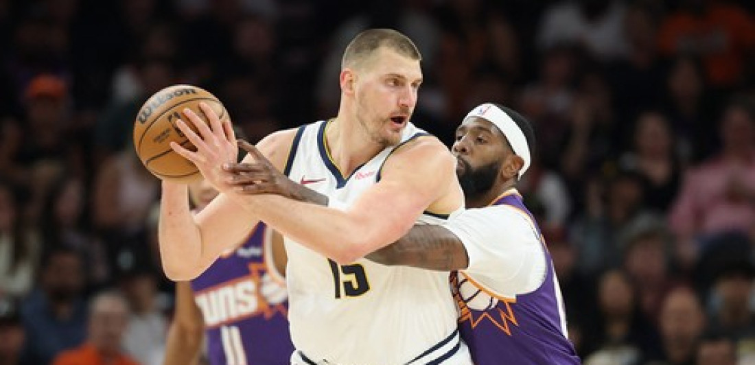 Ludiloooooo, Nikola Jokić ponižava i legende