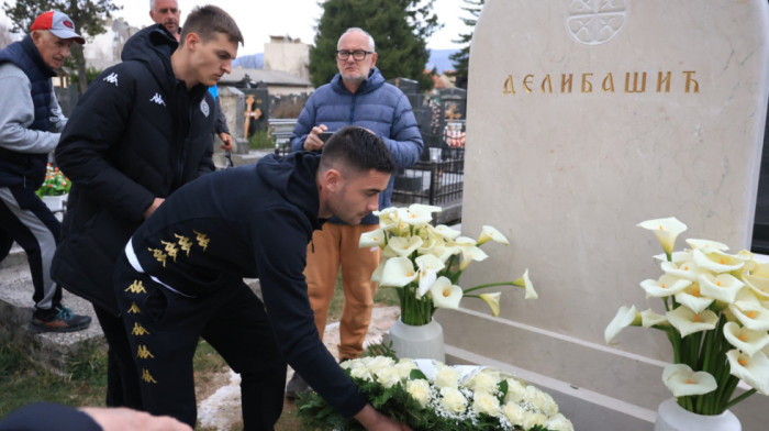 Delegacija Partizana otišla na groblje - Pored Delibašića posetila još jednog čuvenog fudbalera