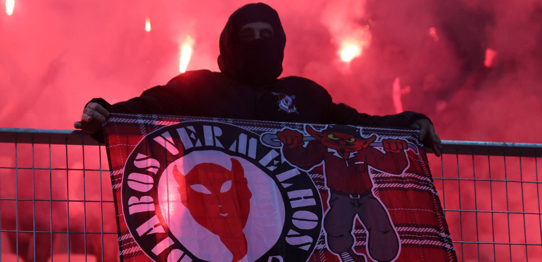 UEFA kaznila Benfiku: Zbog rasizma, lasera i ubacivanja predmeta "orlovi" udareni po džepu