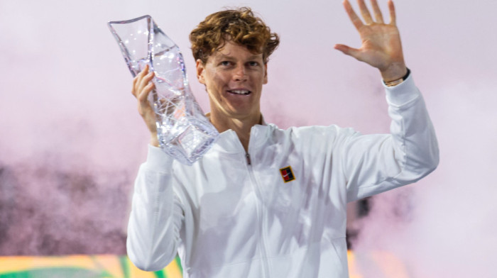 Surovi Janik Siner - Pokorio Ameriku i osvojio "Sanšajn dabl“ kao od šale