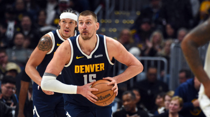 Nikola Jokić razmontirao skoro ceo tim: Kakav slalom Srbina... (VIDEO)