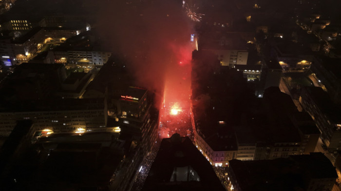 Sarajevo na nogama: Navijači dočekali fudbalere Bosne i Hercegovine posle plasmana na Mundijal