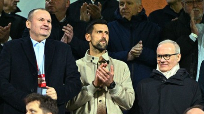 Novak navijao za Bosance, dobio čak i dres (VIDEO/FOTO)