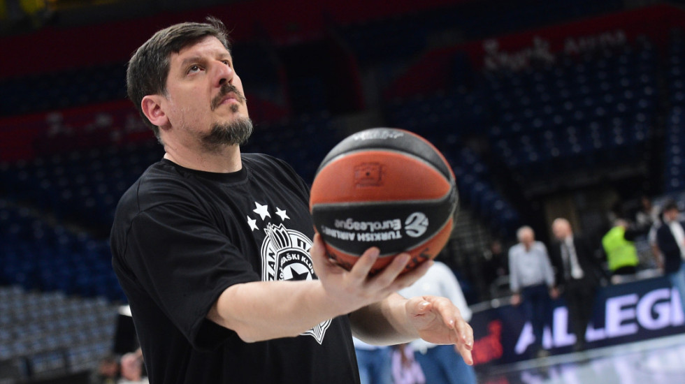 "Partizanu dajem blagu prednost u derbiju" - Čuveni Vesa Petrović za Sportinjo: Zvezda trpi veliki pritisak