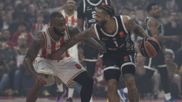 Au, kakav koš Karlika Džonsa: Ovo je Partizanu donelo pobedu, igrači Zvezde se hvatali za glavu (VIDEO)