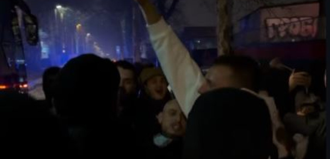 (VIDEO) "Grobari" dočekali košarkaše Partizana u Humskoj: Orili se stihovi poznate navijačke pesme