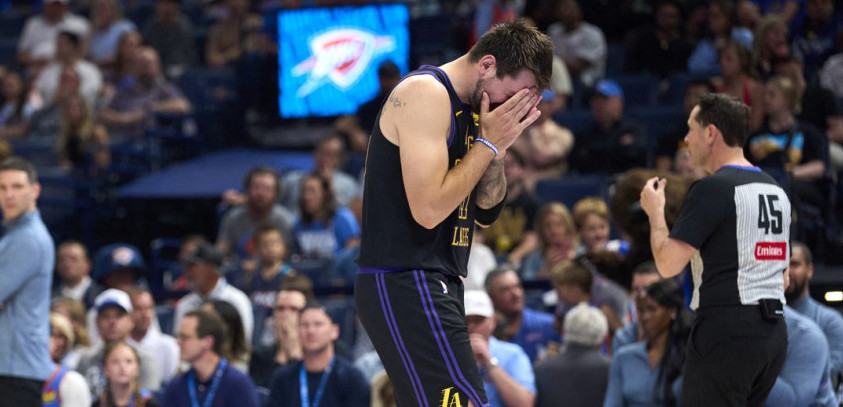 Alarm u Los Anđelesu: Dončić pao kao pokošen, rukama krio suze (VIDEO)