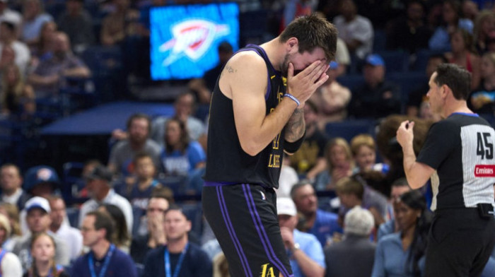 Alarm u Los Anđelesu: Dončić pao kao pokošen, rukama krio suze (VIDEO)