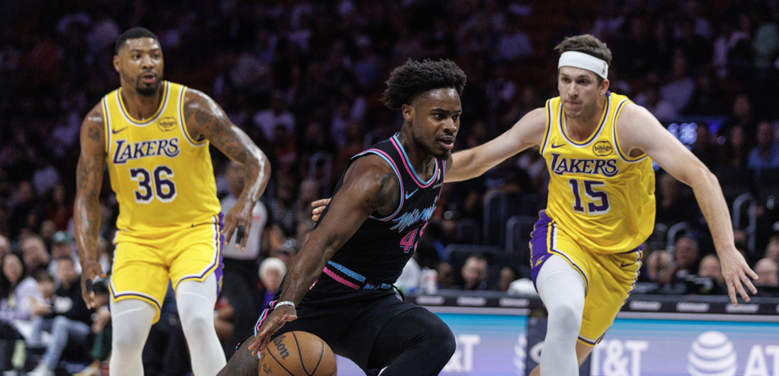 Katastrofa za Lejkerse! Povredio se najbolji šuter i završio sezonu