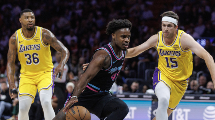 Katastrofa za Lejkerse! Povredio se najbolji šuter i završio sezonu