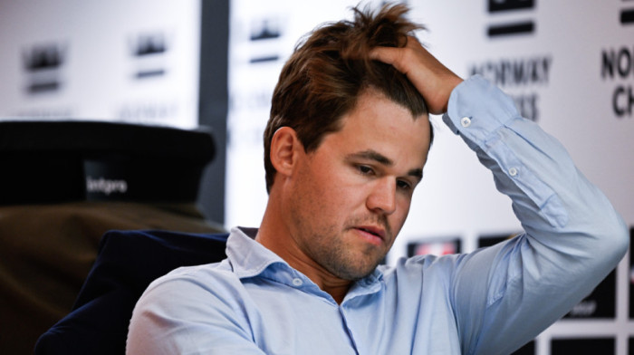 Gore mreže! Poznati šahista učinio uslugu rivalki, pa je "otkucao" kod sudije - Razlog će vas šokirati (VIDEO)