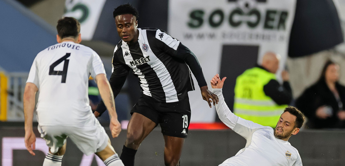 Katastrofa za Čukarički! Gosti ostali sa igračem manje: Partizan propustio veliku priliku