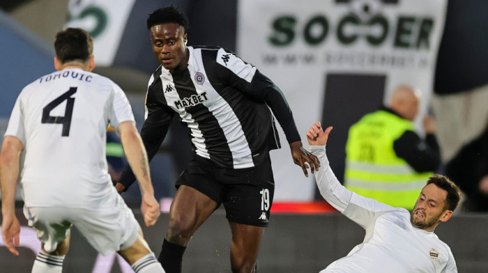 Katastrofa za Čukarički! Gosti ostali sa igračem manje: Partizan propustio veliku priliku