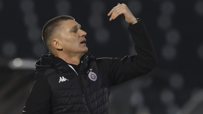 Da li je povratak Blagojevića greška? Nema željenih rezultata, Partizan bezopasan i sa igračem više