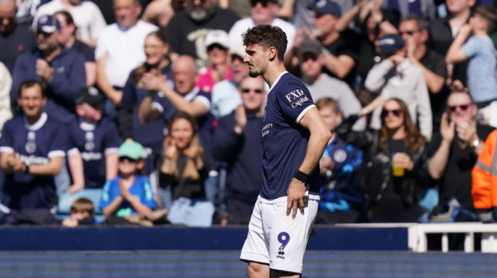 Ivanović rešeta, ali Milvol gubi - Borba za Premijer ligu 'luda' kao i uvek (VIDEO)