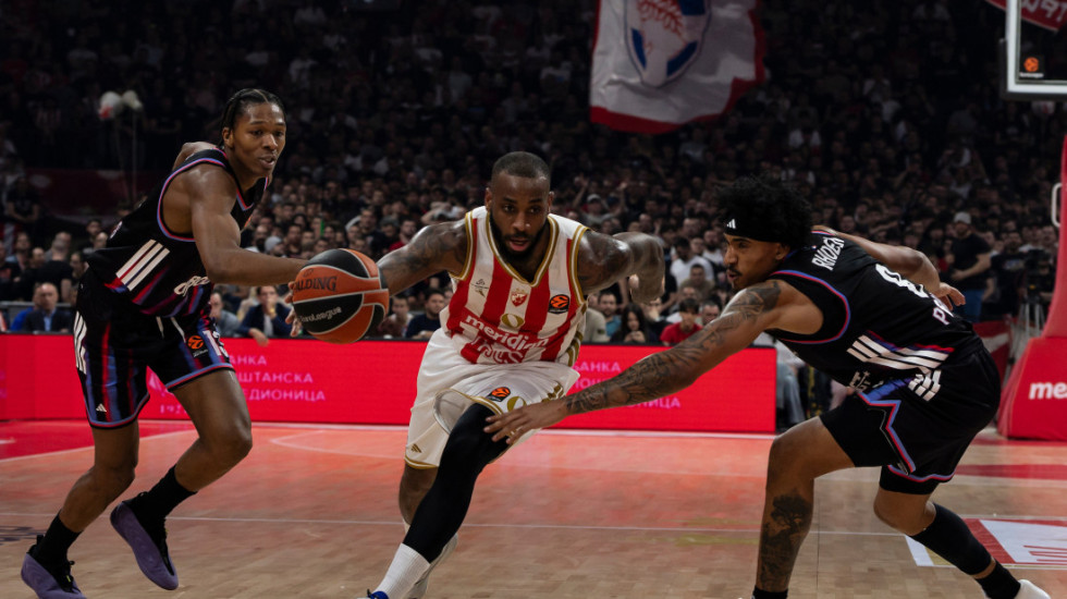 Šou Mekintajera i Monekea u punoj Areni: Zvezda srušila Pariz i ostala u trci za doigravanje