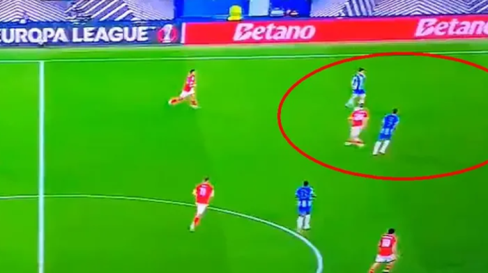 (VIDEO) Ljudi, šta bi ovo?! Neverovatan autogol sa 40 metara, ovako nešto se retko viđa