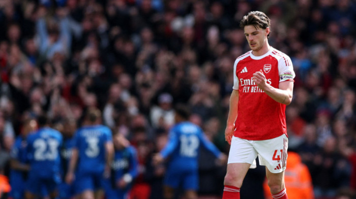 Klasični Arsenal - Titula ponovo dovedena u pitanje! Petrović i Bornmut slavili u Londonu