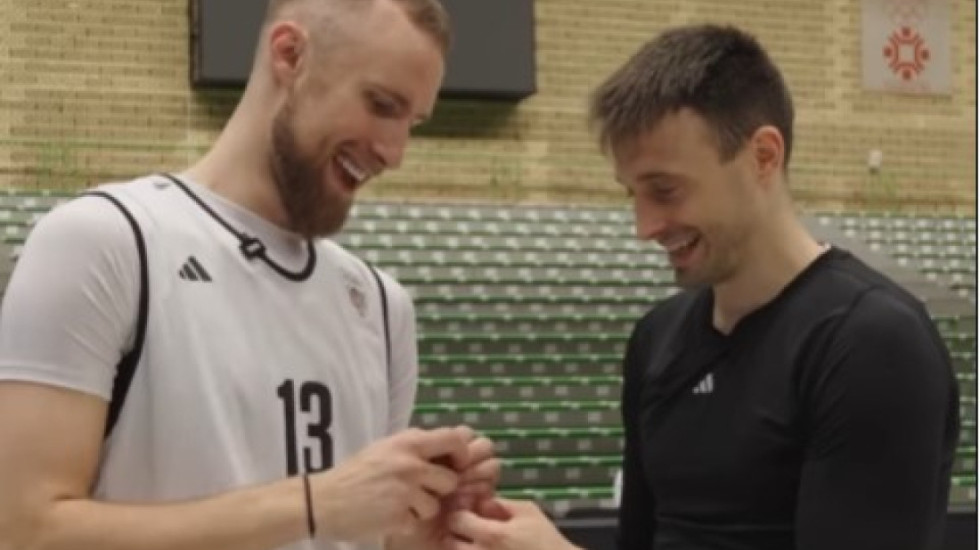 (VIDEO) Aleksa "naterao" Bosanca da se kucaju jajima: Iako ne pripadaš pravoslavnoj crkvi...