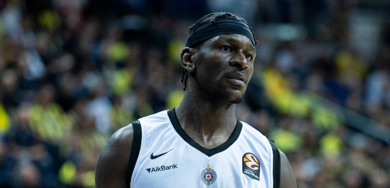 Panika u Humskoj: Isak Bonga sve bliži odlasku iz Partizana