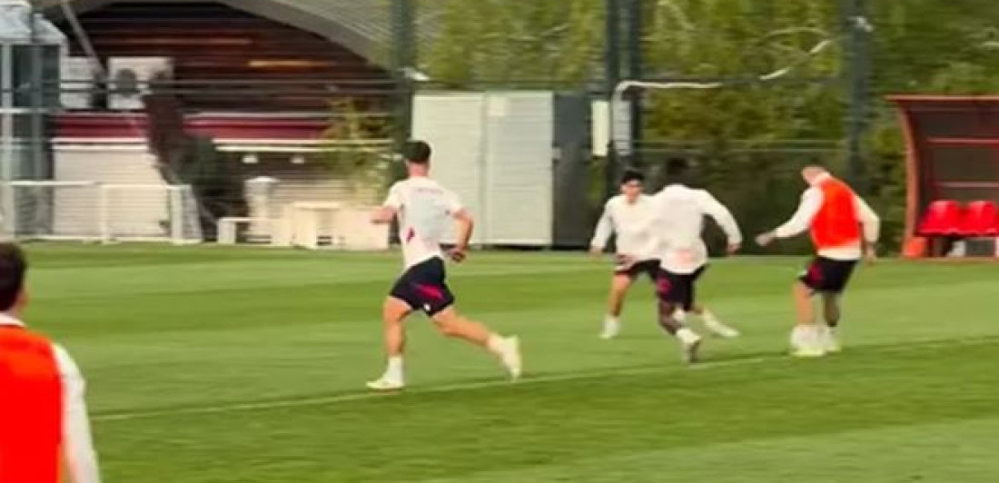 Kakva golčina fudbalera Zvezde s pola terena: Krunić oduševio potezom na treningu (VIDEO)