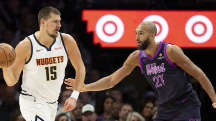 Jokić bez milosti ponižava Gobera, teroriše ga, a on mu se divi