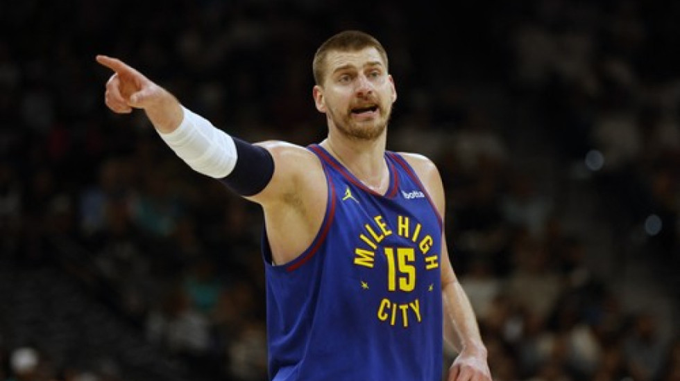 Hit snimak - Nikola Jokić dobio trofeje, pa pecnuo NBA ligu (VIDEO)