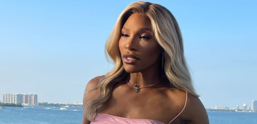 Svi gledaju u Sereninu gu*u - Opasno meša Amerikanka, gori internet (VIDEO)