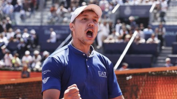 Tresla se Barselona posle krika Hamada Međedovića (VIDEO)