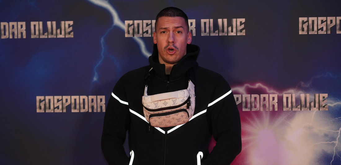 (VIDEO) Čuveni MMA borac udario Baku Praseta! Influenser pao i krenuo da jauče