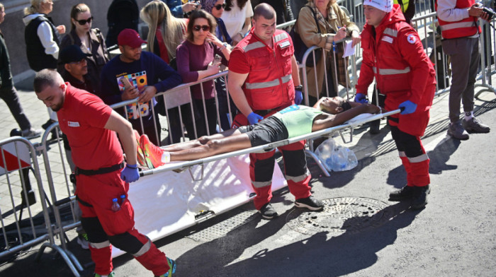 Drama na Beogradskom maratonu, šok scene: Takmičari kolabirali na stazi (FOTO)