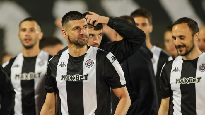 Napadaju nam svlačionicu, hoće da nas poremete... Mitrović razvezao jezik o udaru na Partizan