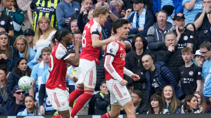 Početnička greška najboljeg na svetu... Donaruma vratio Arsenal u igru (VIDEO)