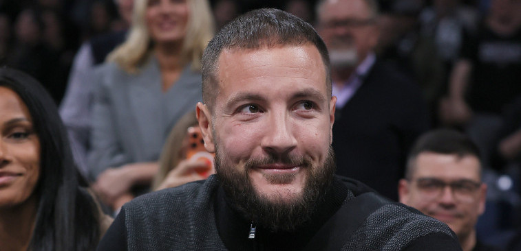 Uuuu, vidi ti Žofrija - Lovernj u besnoj mašini od 140.000 evra došao na derbi (VIDEO)