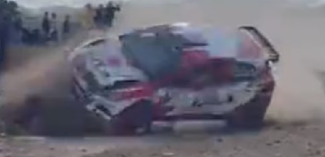 Nije za svačiji želudac - Automobil izleteo sa staze, poginuo navijač (VIDEO)